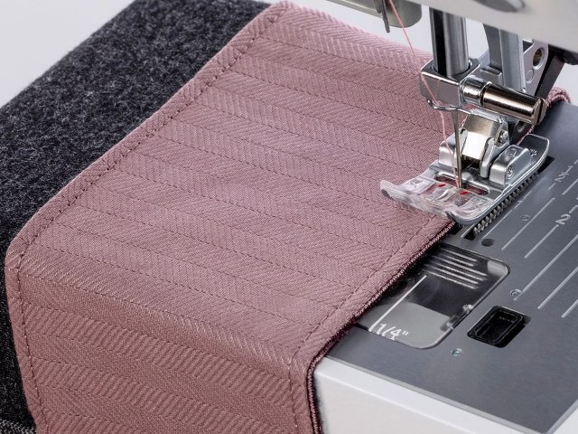 Pfaff-Ambition-635-Govic-company_2_640x480