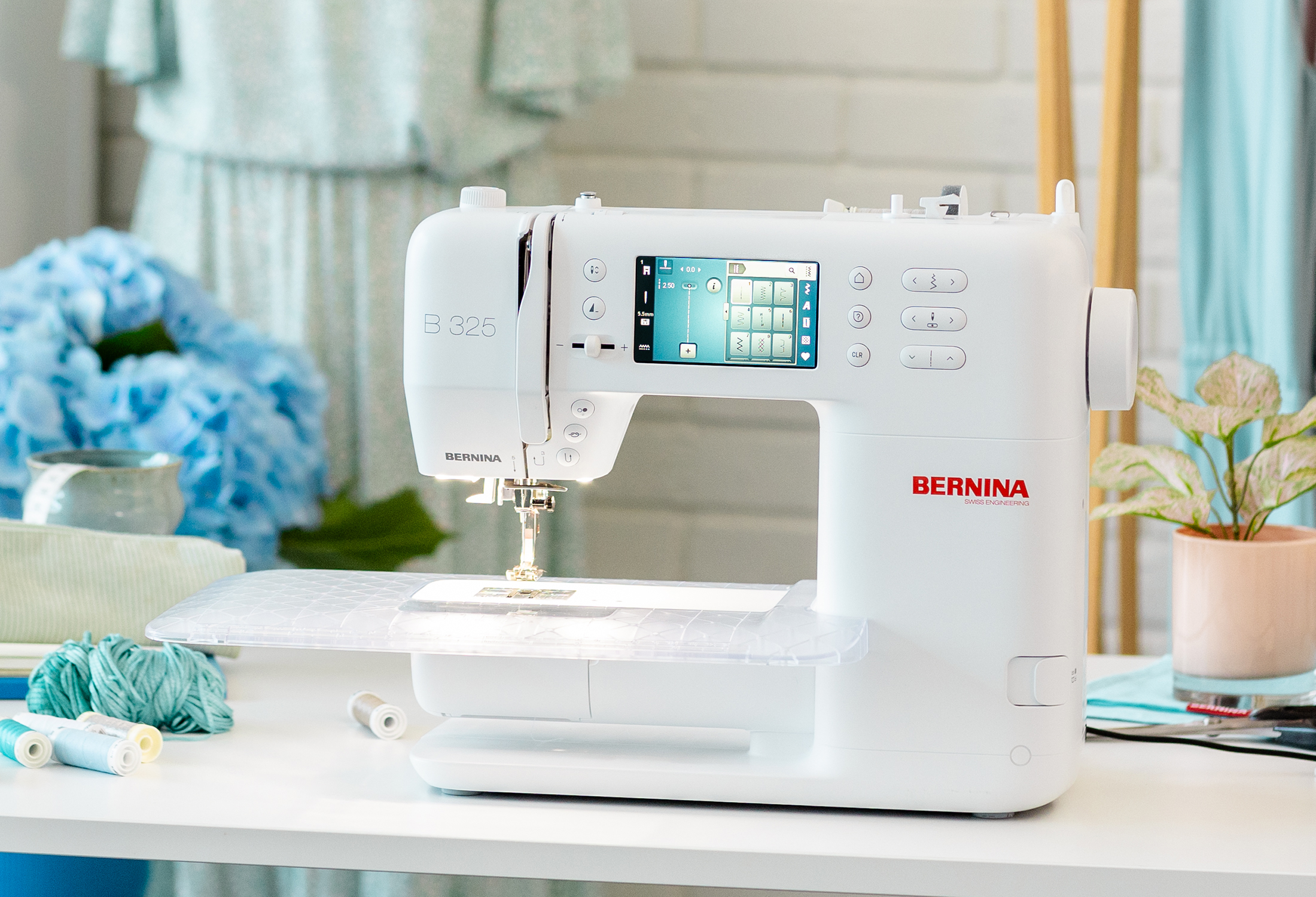 BERNINA 325 – veliki prikaz