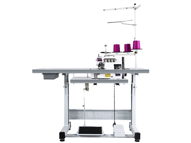 TEXI QUATTRO 1F industrijski overlock – 4 konca i 2 igle Industrijski overlock TEXI QUATTRO 1F s 4 konca i 2 igle, šav širine do 6 mm